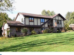 272 Hill Rd, Robesonia, PA 19551