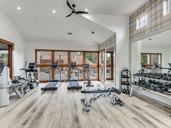 3rd image of 1901 NE Green Oaks Blvd #633