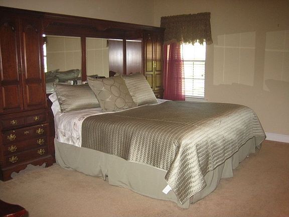 5th image of 9221 Shoal Creek Dr