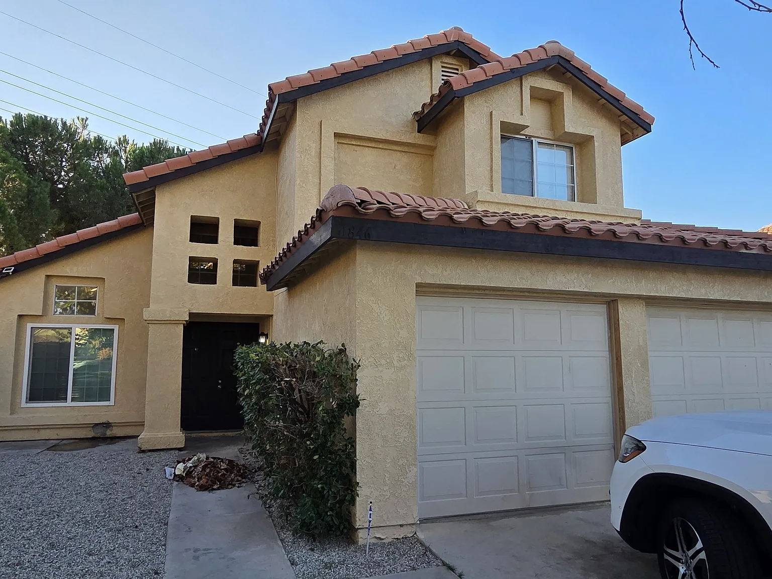 5 bed, 2100 sqft, $3,800 — Photo 2