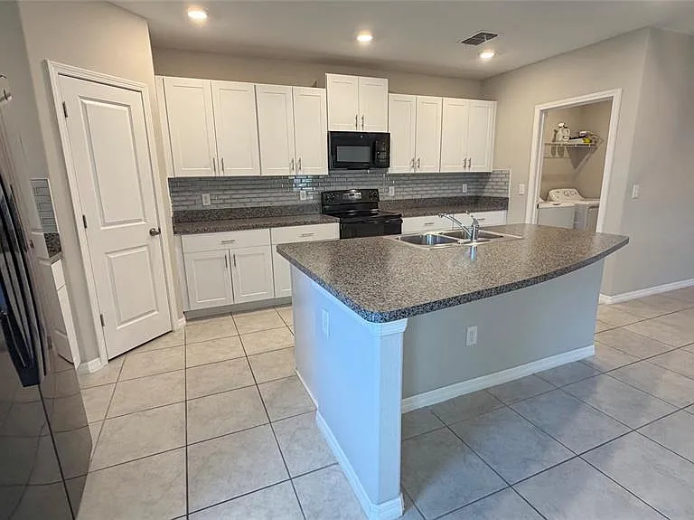 3816 Hanover Dr — Photo 7
