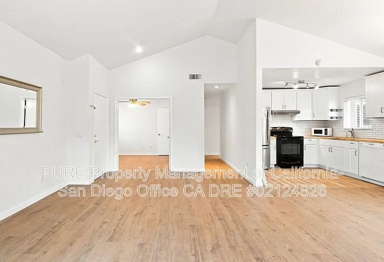 11305 Avenida De Los Lobos #C — Photo 6