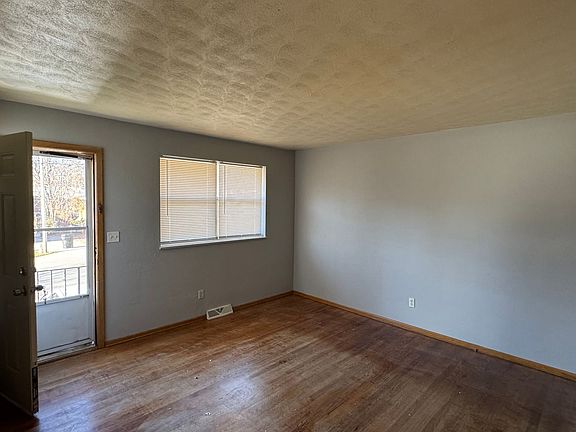 5th image of 1911 S Arlington Ave