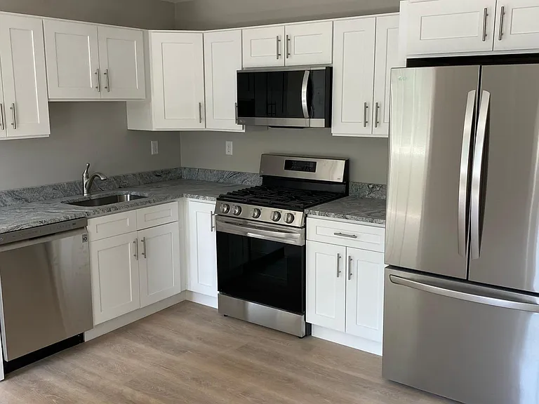 10 Mechanic St — Photo 1