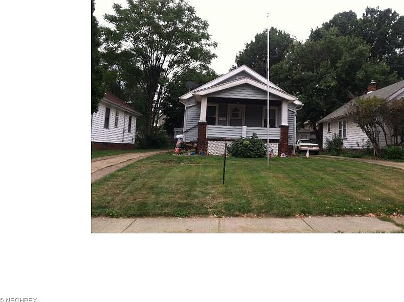 1st image of 1933 Creston Ave
