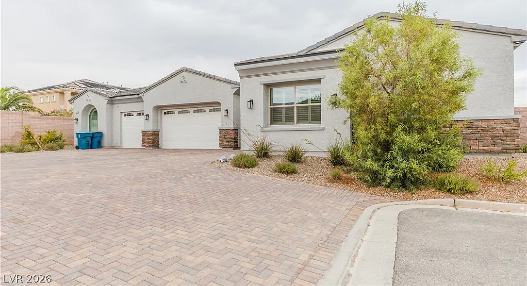 4 bed, 3.0 bath, 2745 sqft, $3,495 — Photo 4