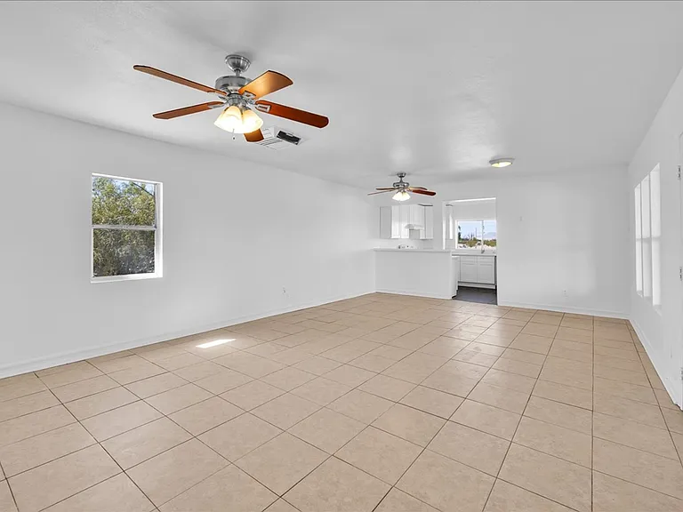 4611 Oasis Ave — Photo 11
