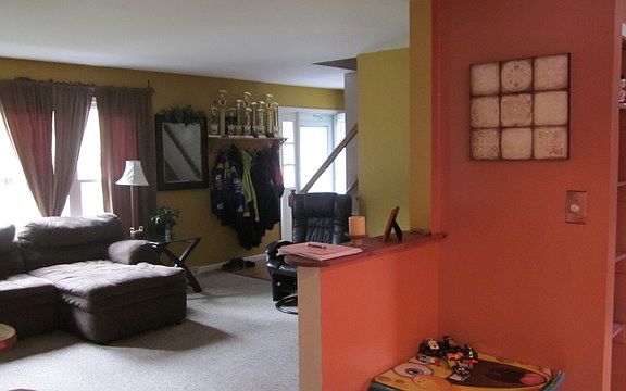 3rd image of 2025 Rosemont Ave