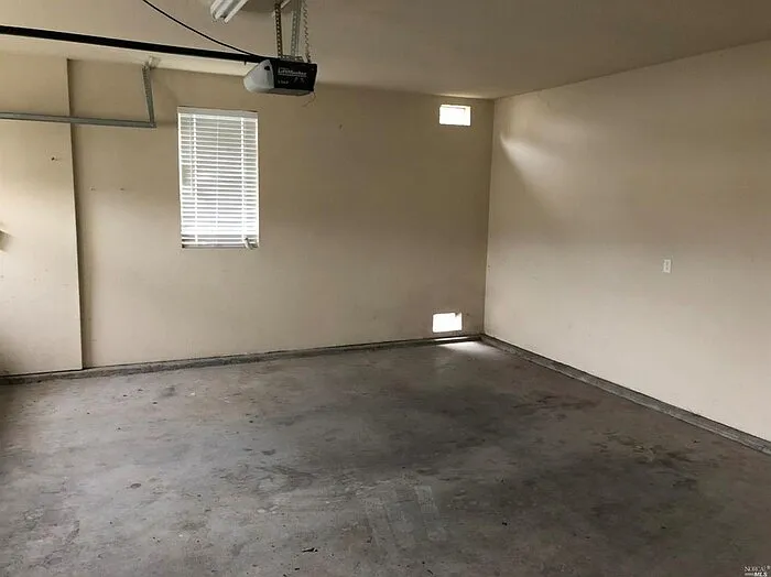 2040 Autumn Walk Dr — Photo 18