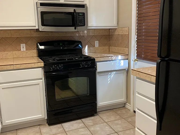 912 Keith Ln #A — Photo 7