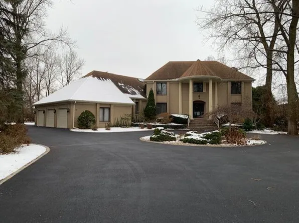 530 Turnberry Dr, Schererville, IN 46375