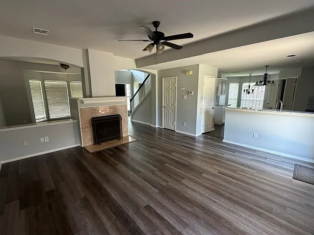 1109 Providence Dr — Photo 5