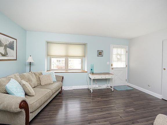 3rd image of 7758 Foxtrot Dr