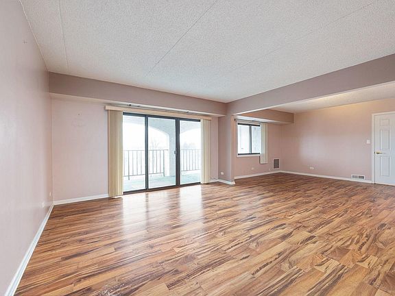 5th image of 475 Plum Creek Dr APT 512