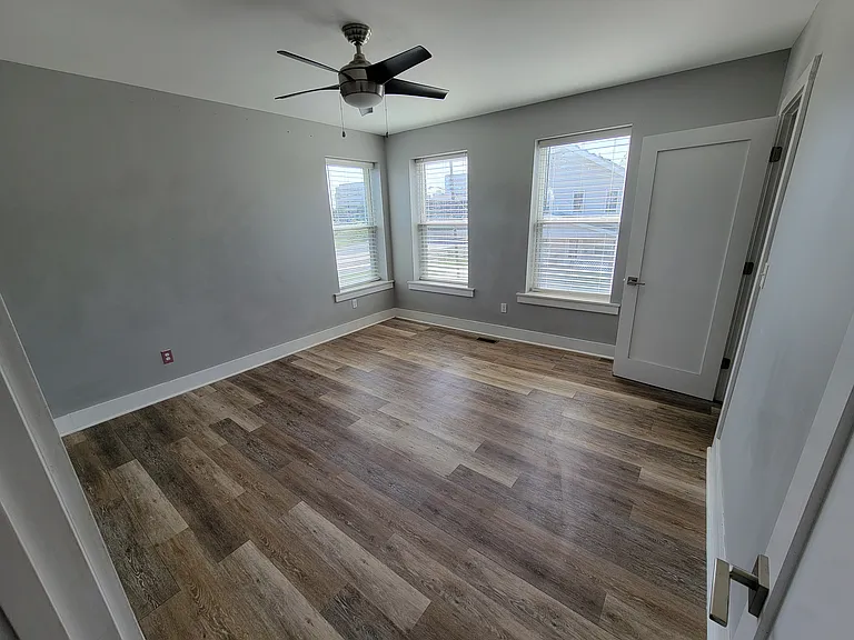 472-482 Carpenter St — Photo 27