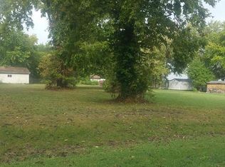 505 Elm St, Butler, IL 62015