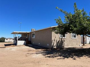 7575 Barker Rd, Oak Hills, CA 92344