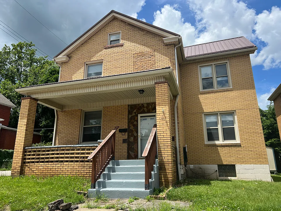 220 Locust Ave