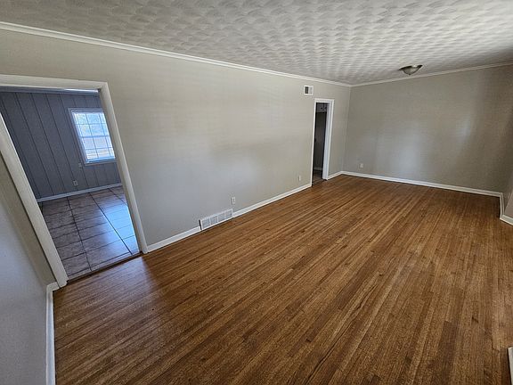 3rd image of 1837 Dorrie Ln