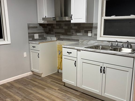 2nd image of 3134 Elyria Ave