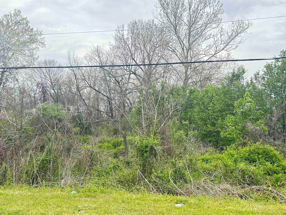 2nd image of E 33rd St