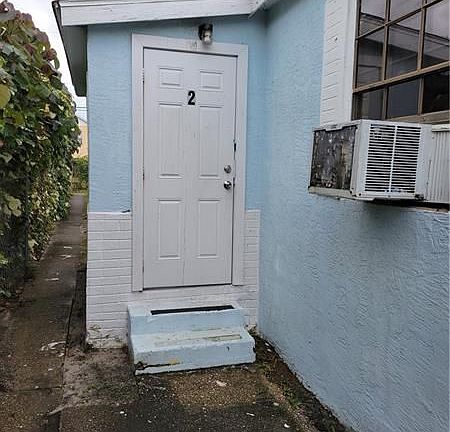 2nd image of 536 18th St #1