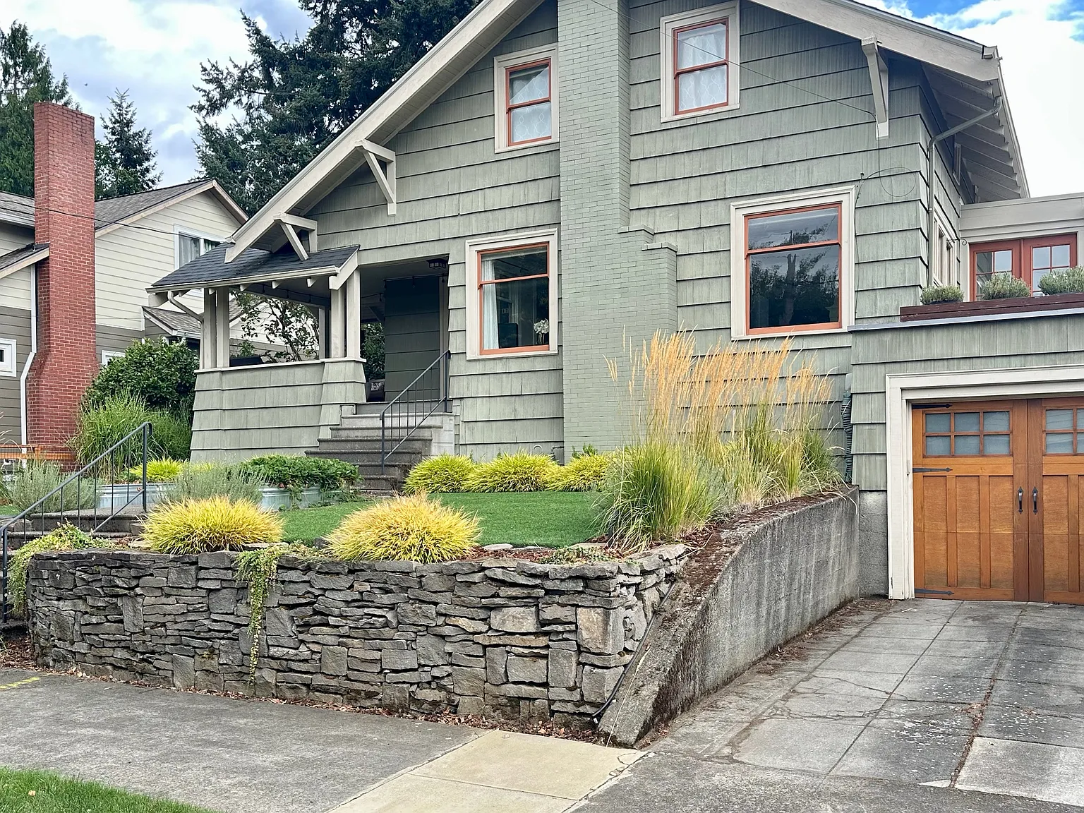 3 bed, 2400 sqft, $4,800 — Photo 3