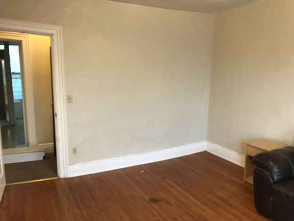 3rd image of 262 W 21st St #4