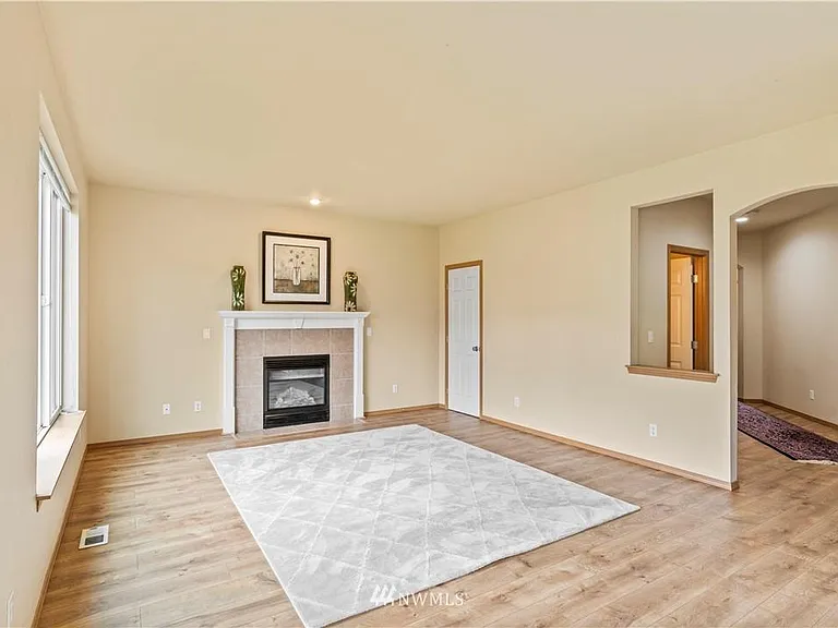 8622 187th Street Ct E — Photo 14