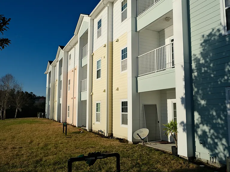 First floor, lake access