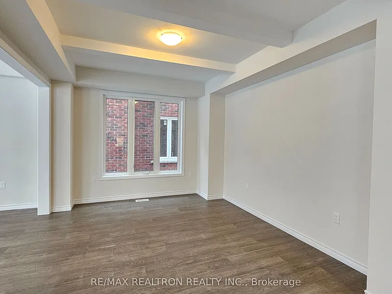 16 York Dr — Photo 5