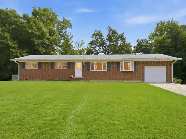 2909 Belmont Cir, Sanford, NC 27332