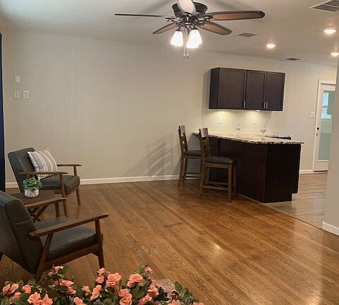 2nd image of 309 E BYRD BLVD