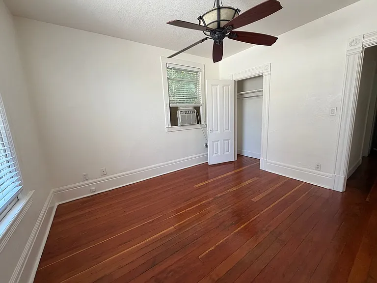 2427 J St — Photo 9