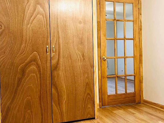 4th image of 529 E 5th St APT 3