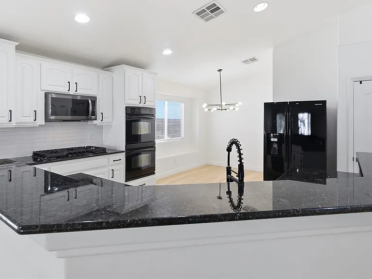 9717 High Alpine St — Photo 14