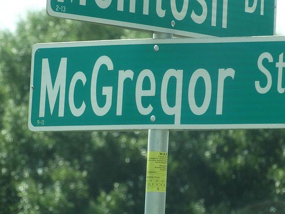 5th image of 2440 McGregor St