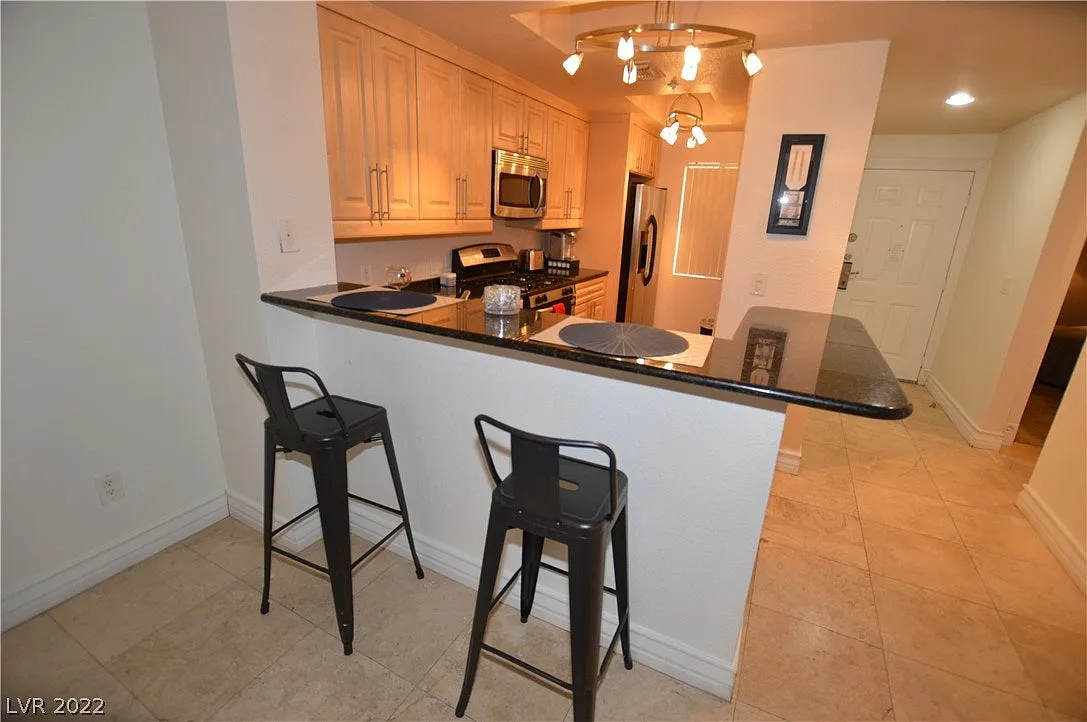270 East Flamingo Road — Photo 3