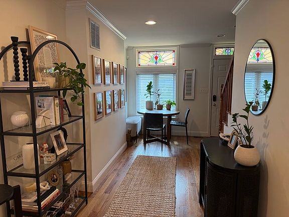4th image of 819 S Decker Ave