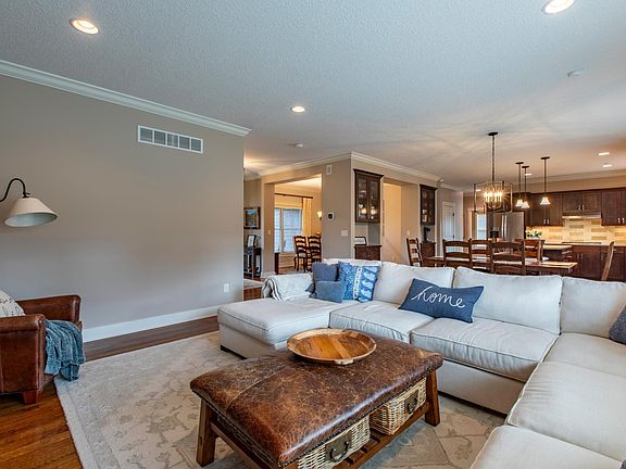 5th image of 5361 Scenic Oak Dr SW