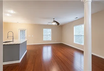 146 Chapel Lk S — Photo 8