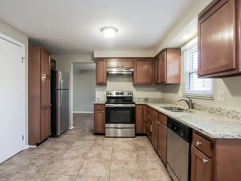 8931 Squire Ct — Photo 9
