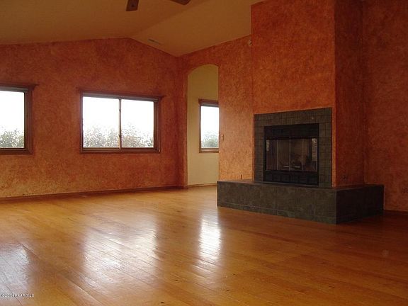 3rd image of 4969 Tanager Ct
