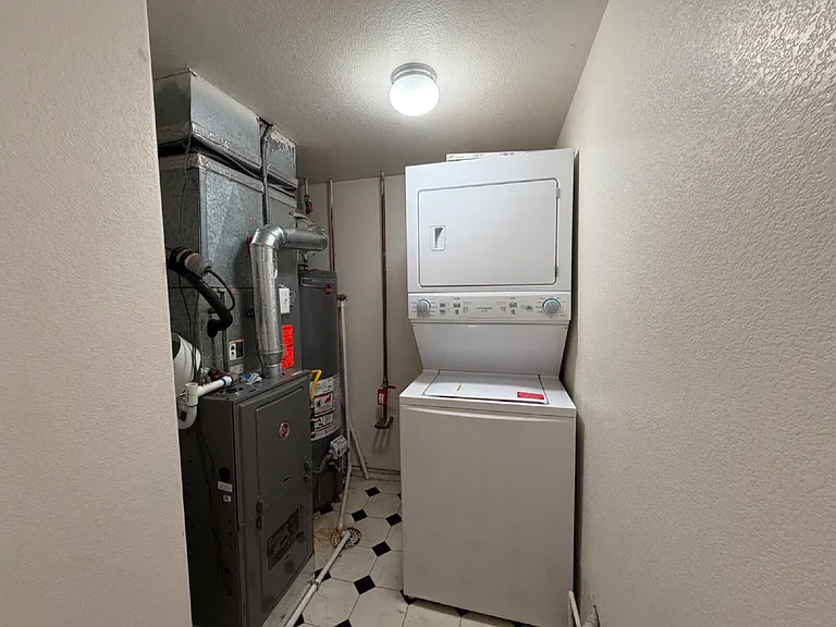 4054 Perth St — Photo 14
