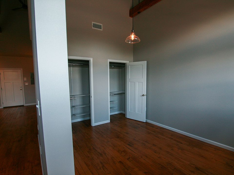 1st image of 632 N College St #303