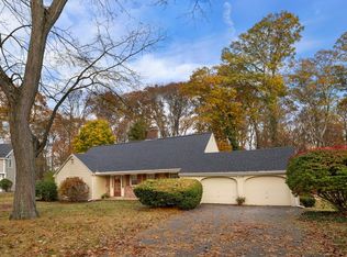 5 Greenwood Rd, Reading, MA 01867