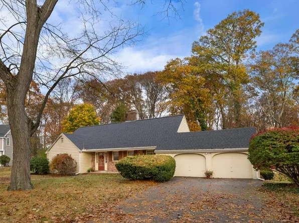 5 Greenwood Rd, Reading, MA 01867