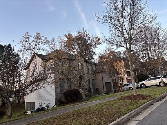 2nd image of 3515 Renaissance Cir