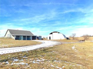 5721 NW Far West Dr, Kingston, MO 64650