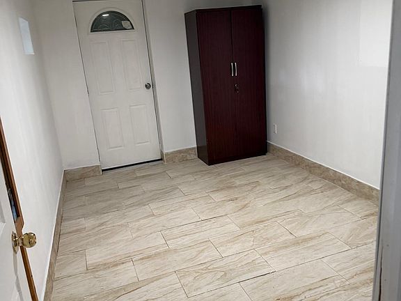 4th image of 60 3rd St Floor 1